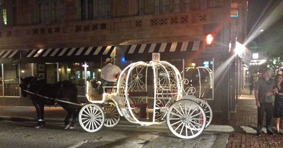 Horse-drawn carriage in Sundance Square